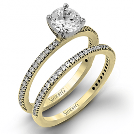 ROUND-CUT ENGAGEMENT RING & MATCHING WEDDING BAND IN 18K GOLD WITH DIAMONDS