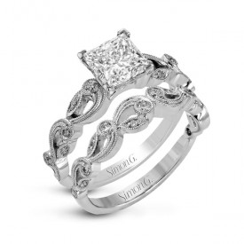 PRINCESS-CUT TRELLIS ENGAGEMENT RING & MATCHING WEDDING BAND IN PLATINUM WITH DIAMONDS
