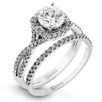 ROUND-CUT HALO ENGAGEMENT RING & MATCHING WEDDING BAND IN PLATINUM WITH DIAMONDS
