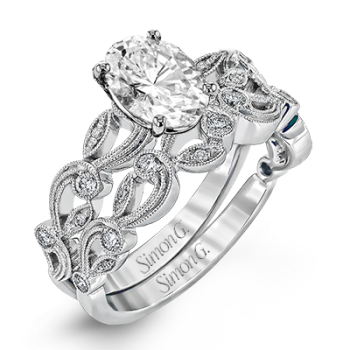 OVAL-CUT TRELLIS ENGAGEMENT RING & MATCHING WEDDING BAND IN PLATINUM WITH DIAMONDS